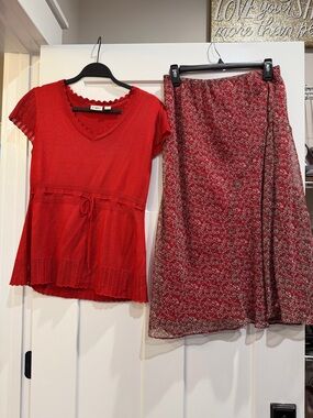 Women’s Red Knit Top with Scalloped Edge and matching floral skirt set Cato S/M